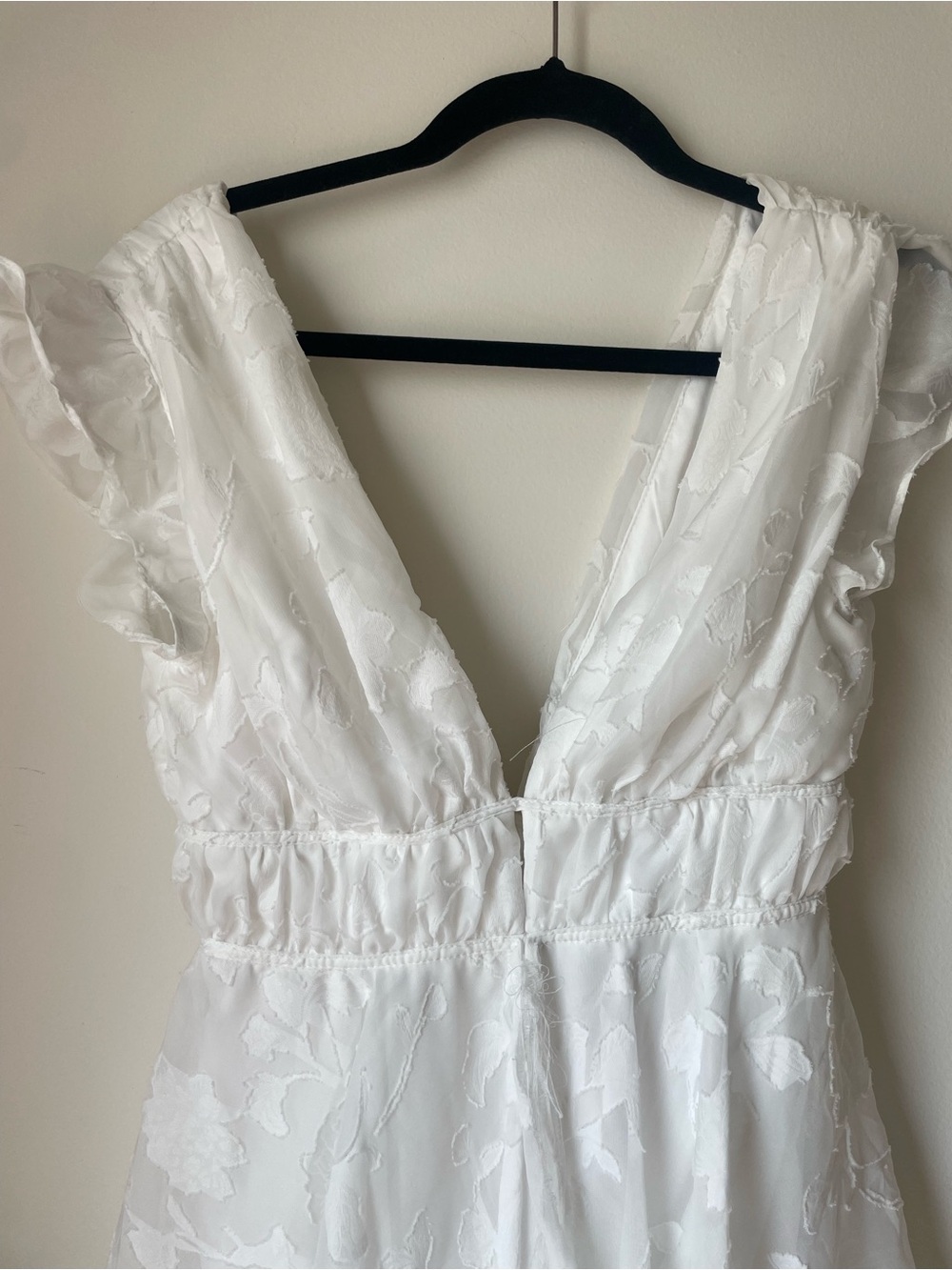 NWT Lulus All About The Flowers White Burnout Floral Ruffled Romper - Picture 2 of 9